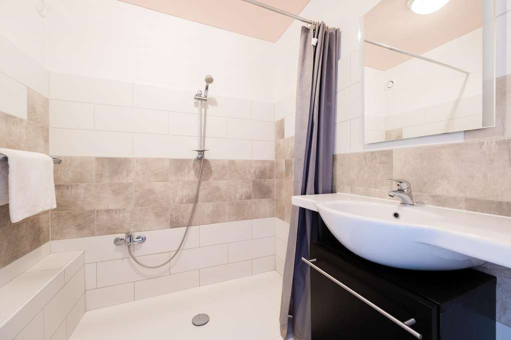 The Originals City, Galaxie, Aeroport 3* Saint-Laurent-du-Var