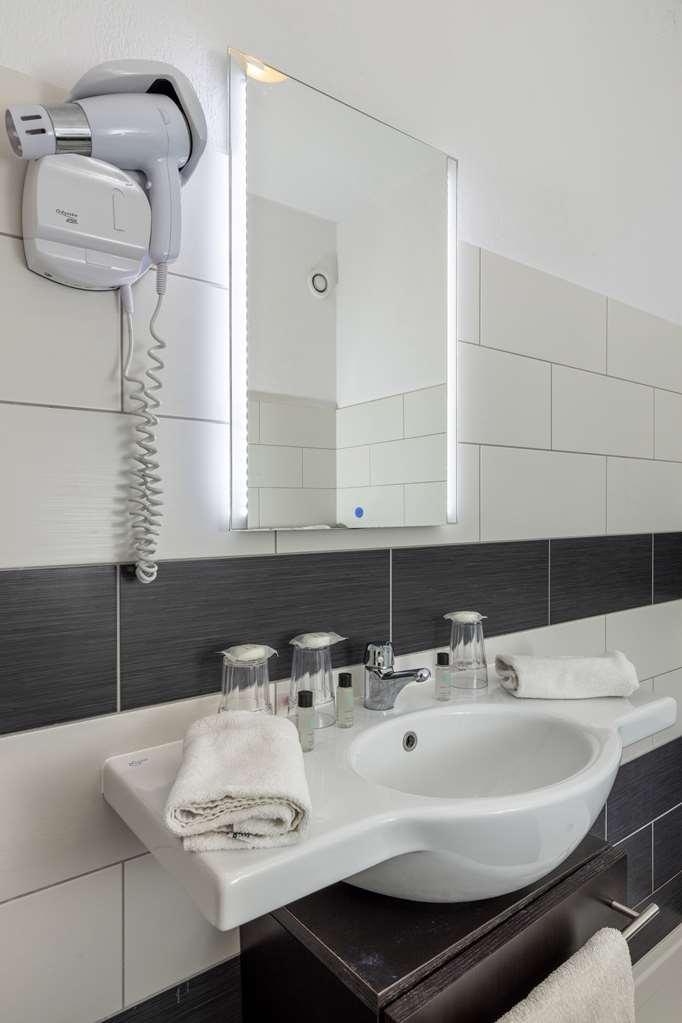 The Originals City, Galaxie, Aeroport Hotel 3*