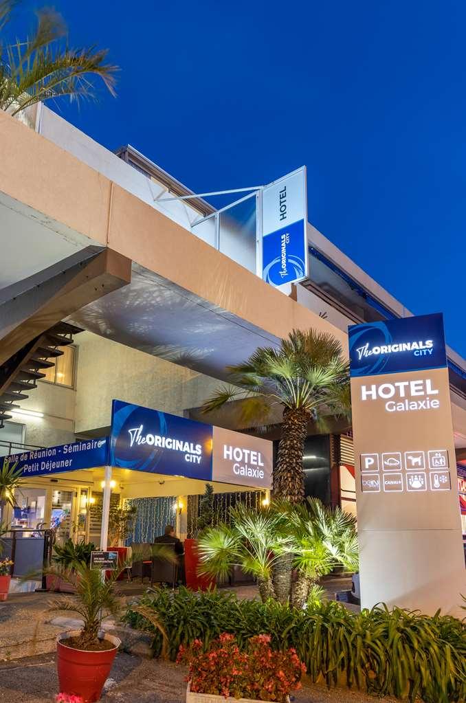 Hotel The Originals City, Galaxie, Aeroport