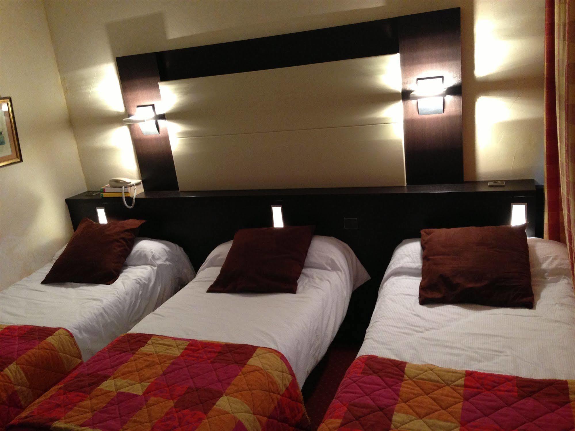 Hotel The Originals City, Galaxie, Aeroport